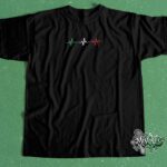 Crna dječja majica s heartbeat dizajnom u bojama Alfa Romea (zelena, bijela, crvena) centriranim na prsima.