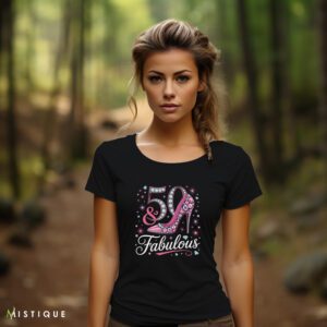 Crna majica s ilustracijom pink štikle i natpisom “50 & Fabulous” s dijamantnim efektima – Mistique