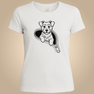 Bijela majica s crnim printom psa koji viri iz zatvarača – #Mistique #MistiqueStyle