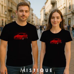 Crveni Alfa 159 dizajn na crnoj majici i crnom džemperu