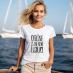 Majica s natpisom Offline is the new luxury i minimalističkim WiFi simbolom – Mistique