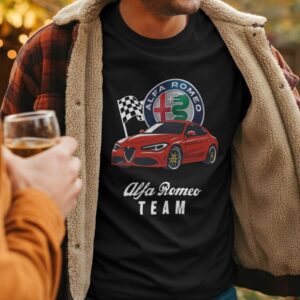 Alfa Romeo Team crna majica s logom i crvenim automobilom