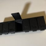 Kutija za lijekove s preklopnim poklopcima i oznakama dana u tjednu