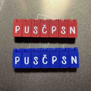 Kutija za lijekove s preklopnim poklopcima i oznakama dana u tjednu