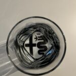 Alfa Romeo podmetači za čaše crno bijeli okrugli dizajn