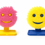 Stalak za spužvice Scrub Daddy i Scrub Mommy za sudoper