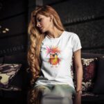 šarena ptičica ilustracija na bijeloj majici