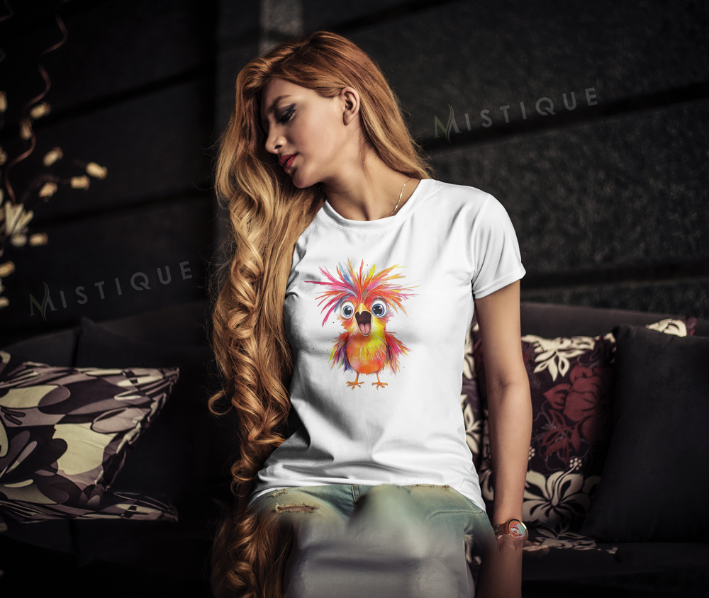 šarena ptičica ilustracija na bijeloj majici